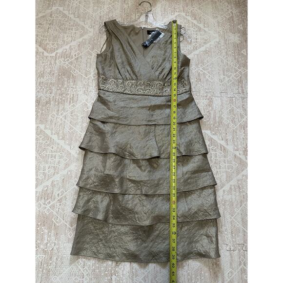 R&M Richards Womens Sleeveless Long Cascade Evening Dress Gold Sz 8 - Picture 7 of 9